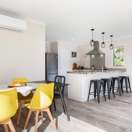 Modern Beach Break - Waihi Beach Holiday Home Екстер'єр фото