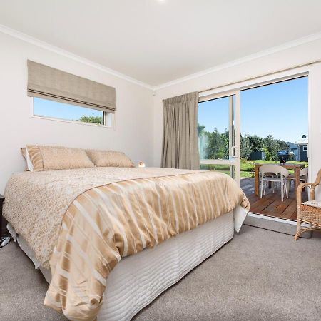 Modern Beach Break - Waihi Beach Holiday Home Екстер'єр фото