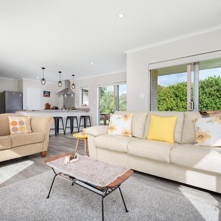 Modern Beach Break - Waihi Beach Holiday Home Екстер'єр фото