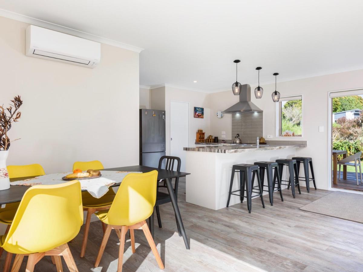 Modern Beach Break - Waihi Beach Holiday Home Екстер'єр фото