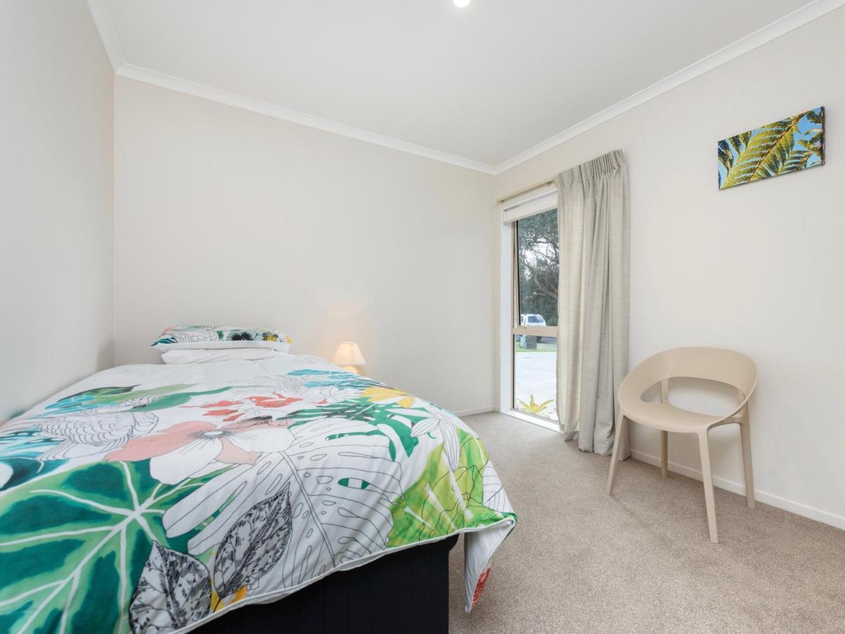 Modern Beach Break - Waihi Beach Holiday Home Екстер'єр фото
