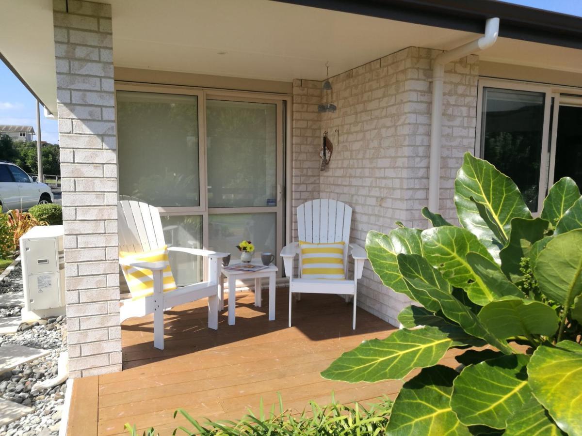 Modern Beach Break - Waihi Beach Holiday Home Екстер'єр фото