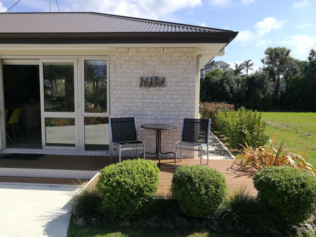 Modern Beach Break - Waihi Beach Holiday Home Екстер'єр фото